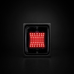 Feux arrière veilleuse/stop Dark Knight - Strands