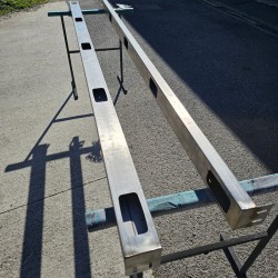 BARRE LATERALE RENAULT/VOLVO EMPT 3800 INOX POUR 5 VEILLEUSES LEDS AVEC SUPPORTS