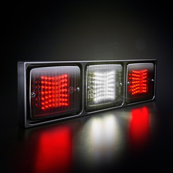 Boitier pour feux IZE LED STRANDS x3